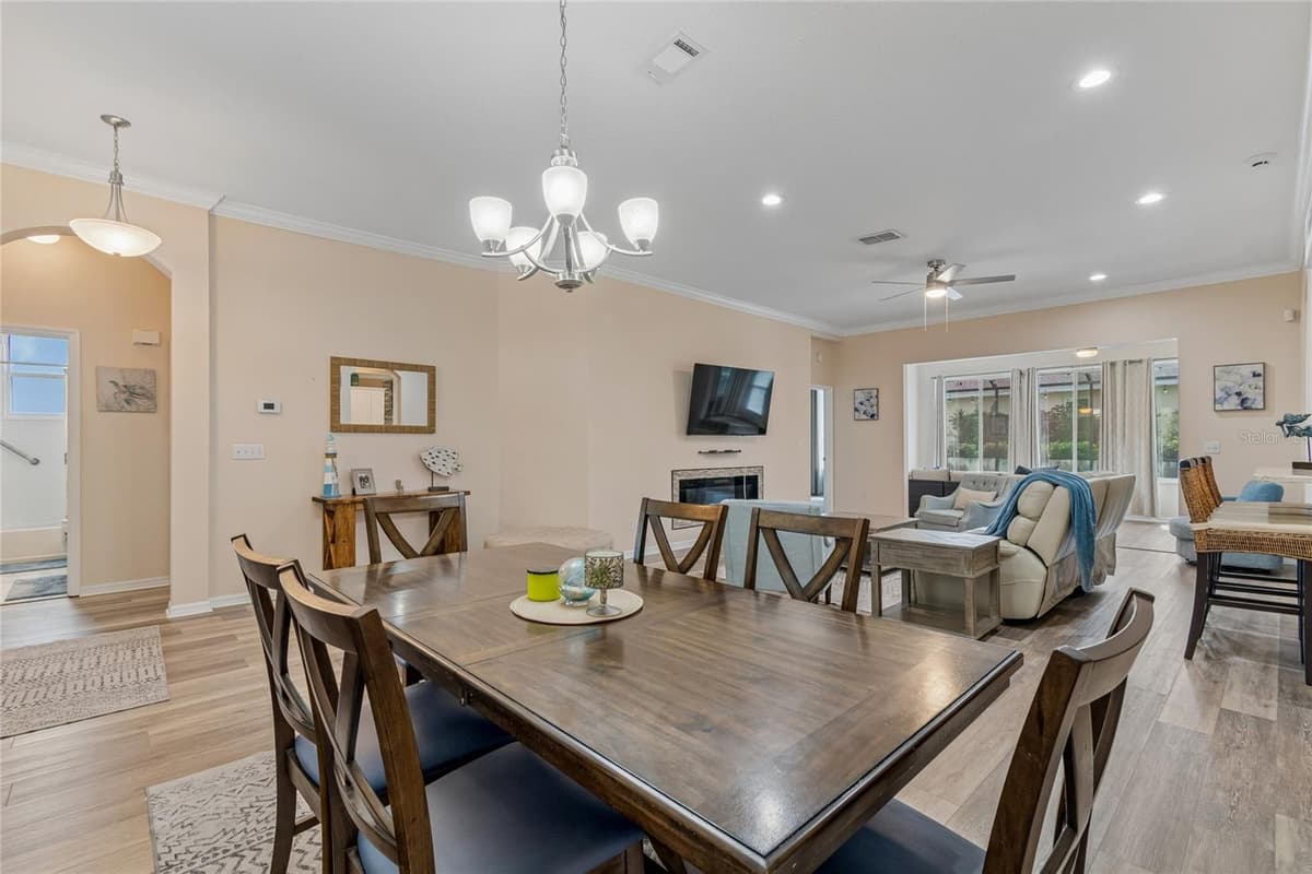 1119 VILLEROY DRIVE — photo 8 of 63
