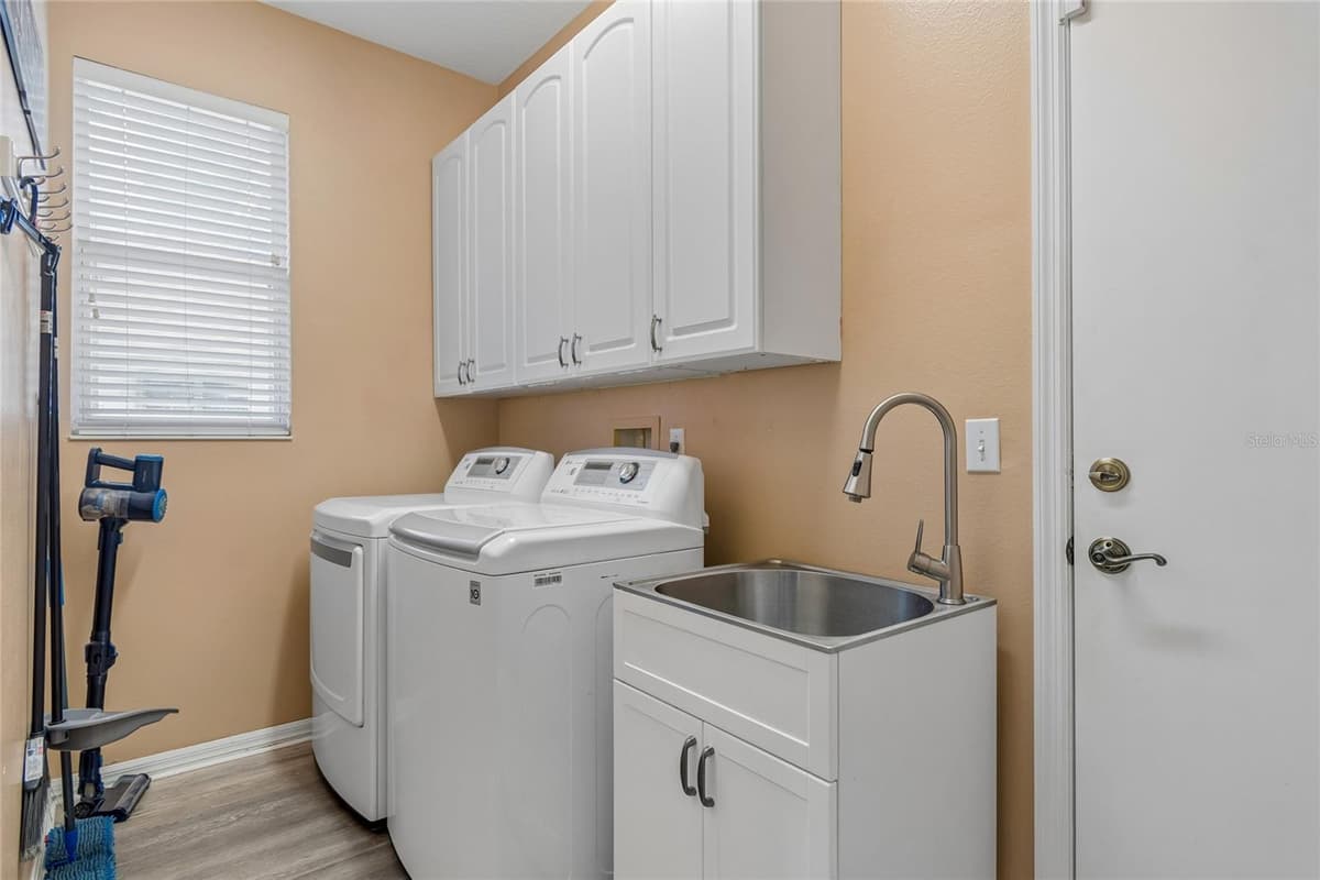 1119 VILLEROY DRIVE — photo 39 of 63
