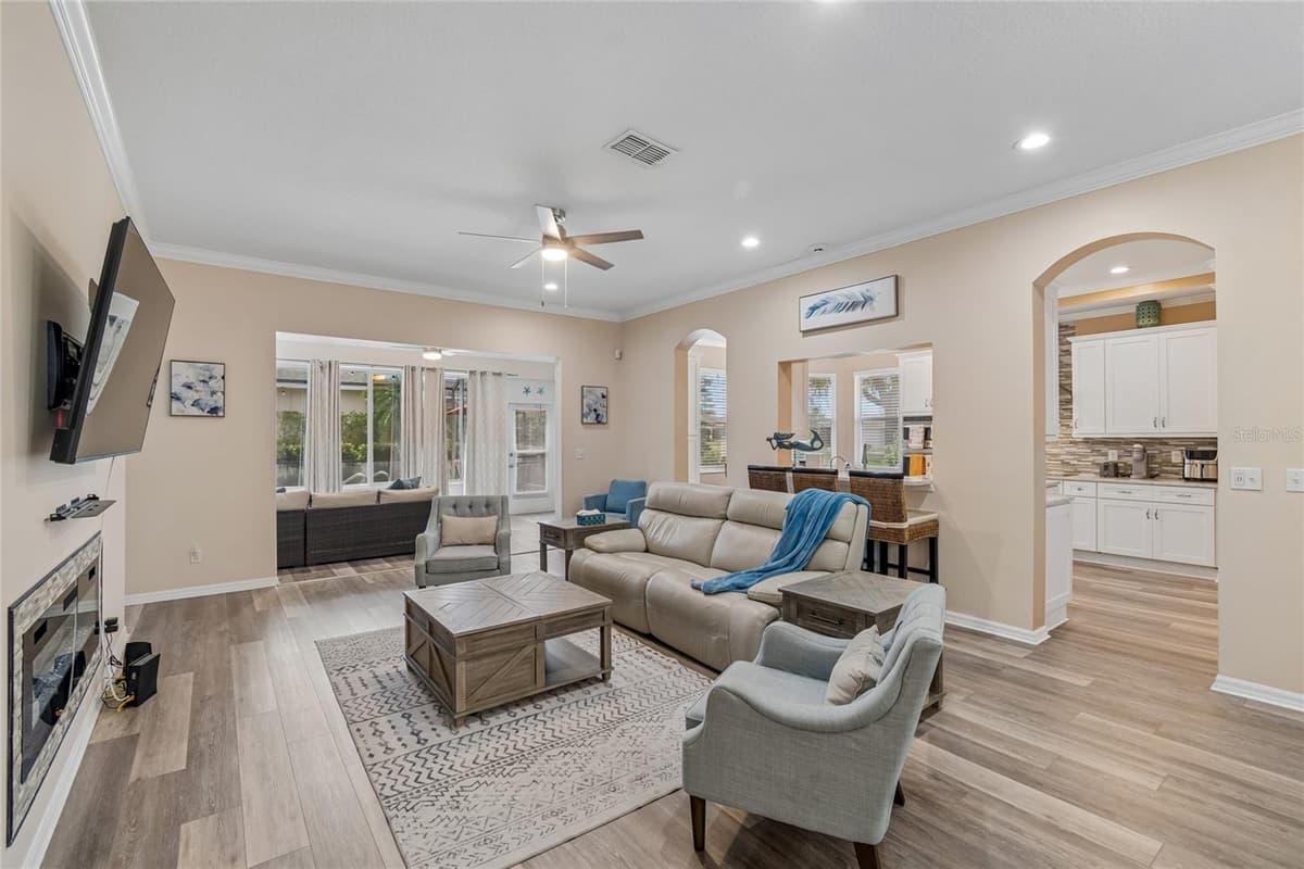 1119 VILLEROY DRIVE — photo 12 of 63