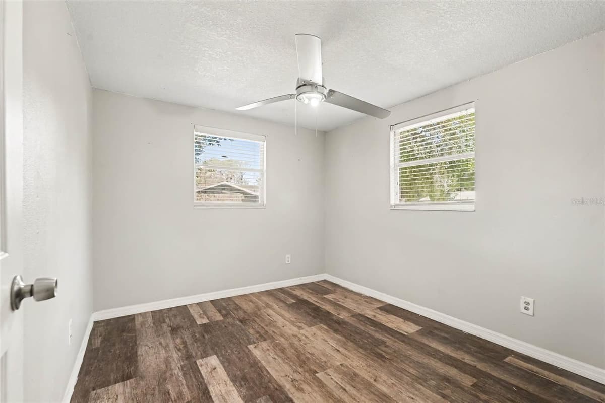 805 COLLEGE AVENUE — photo 27 of 36