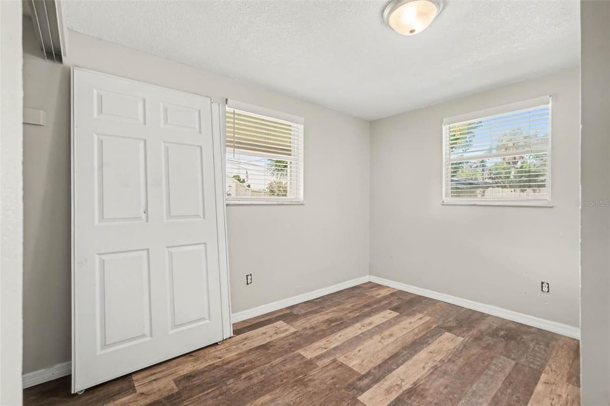 805 COLLEGE AVENUE — photo 25 of 36