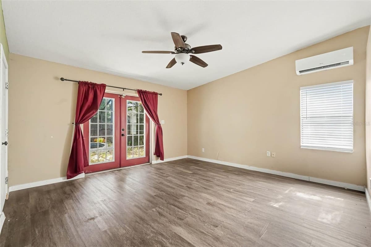 805 COLLEGE AVENUE — photo 18 of 36