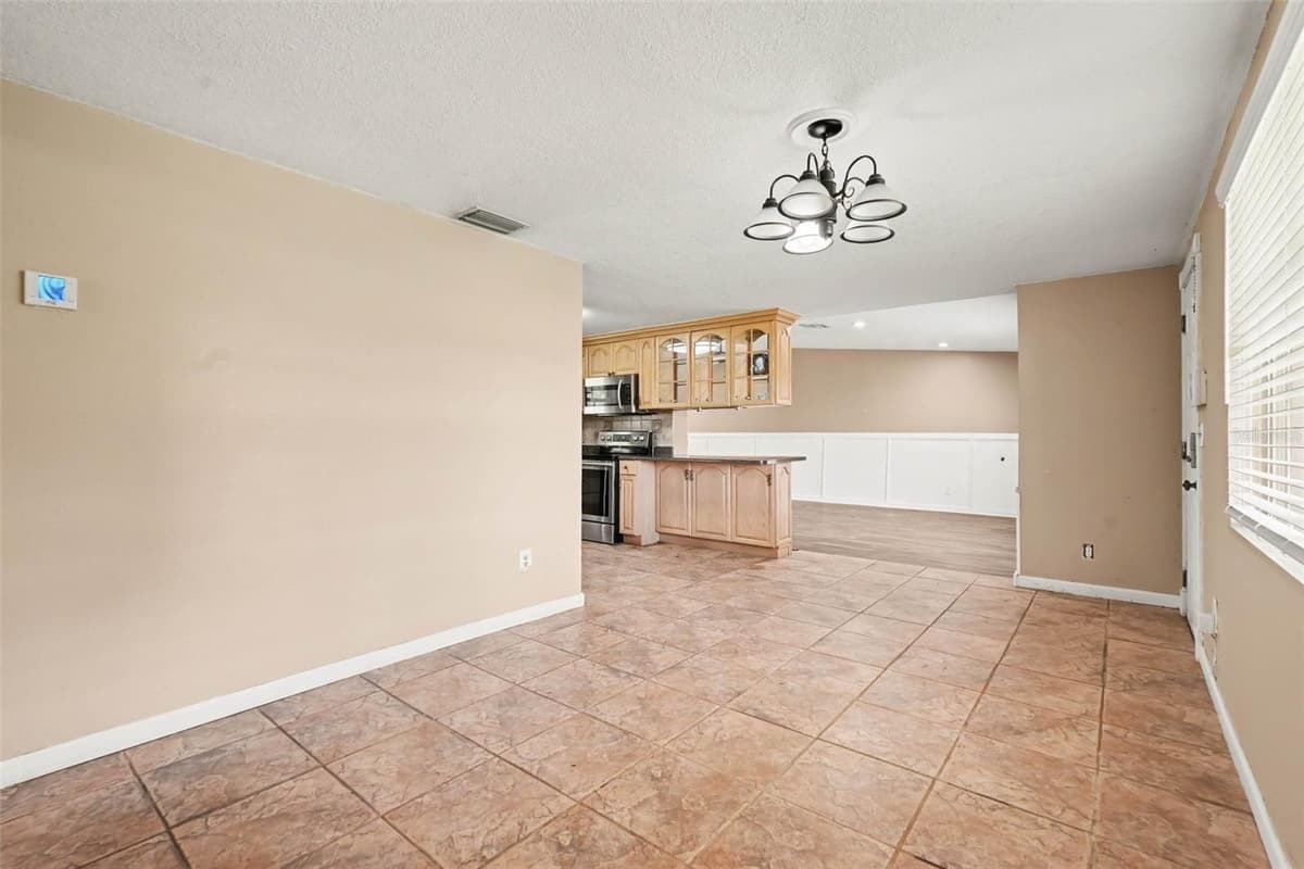 805 COLLEGE AVENUE — photo 15 of 36