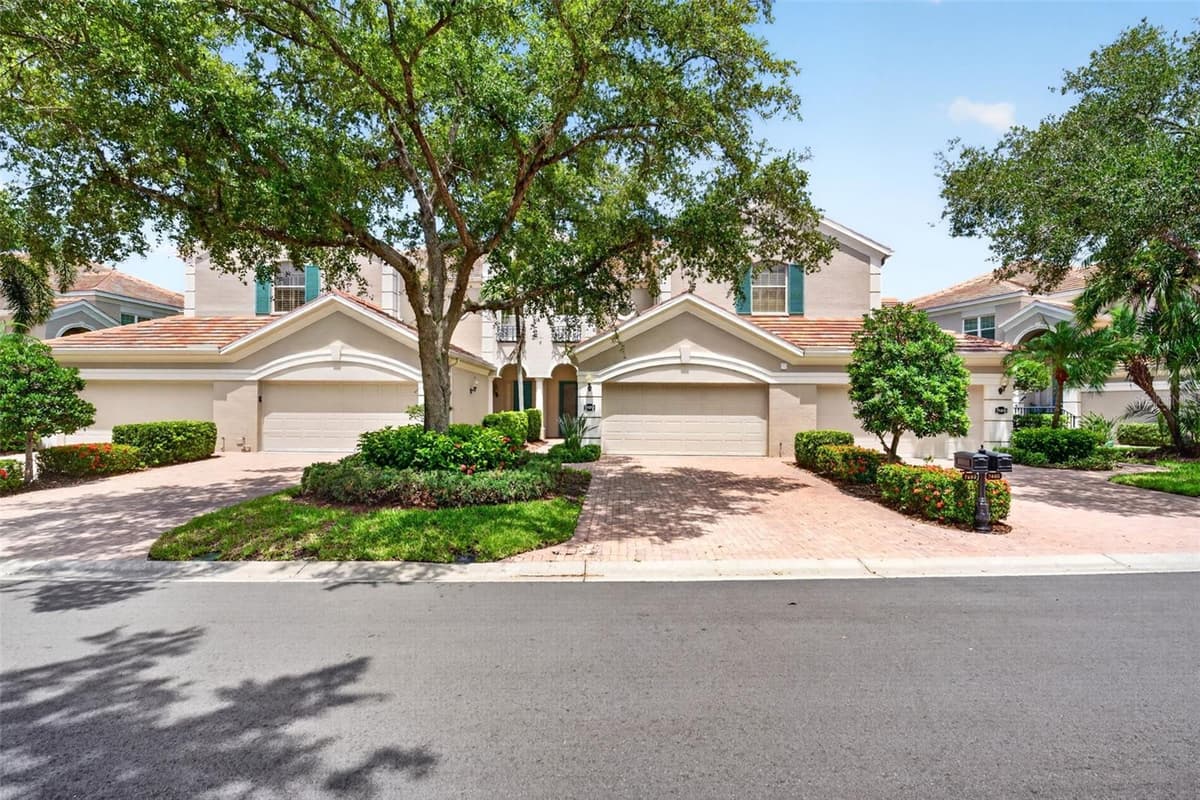 7492 BOTANICA PARKWAY — photo 18 of 55
