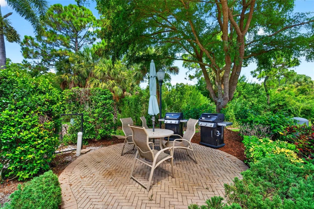 7492 BOTANICA PARKWAY — photo 11 of 55