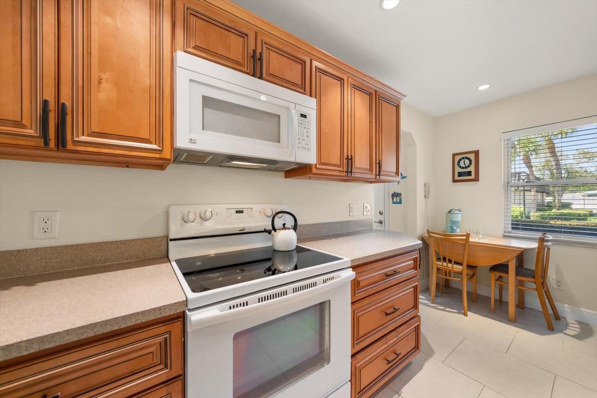 1005 CORDOVA GREEN — photo 9 of 43