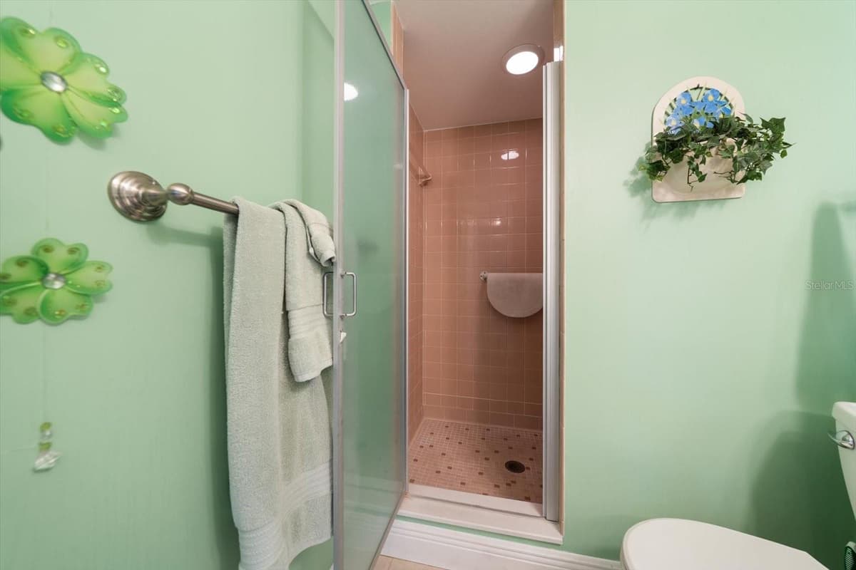 1005 CORDOVA GREEN — photo 33 of 43
