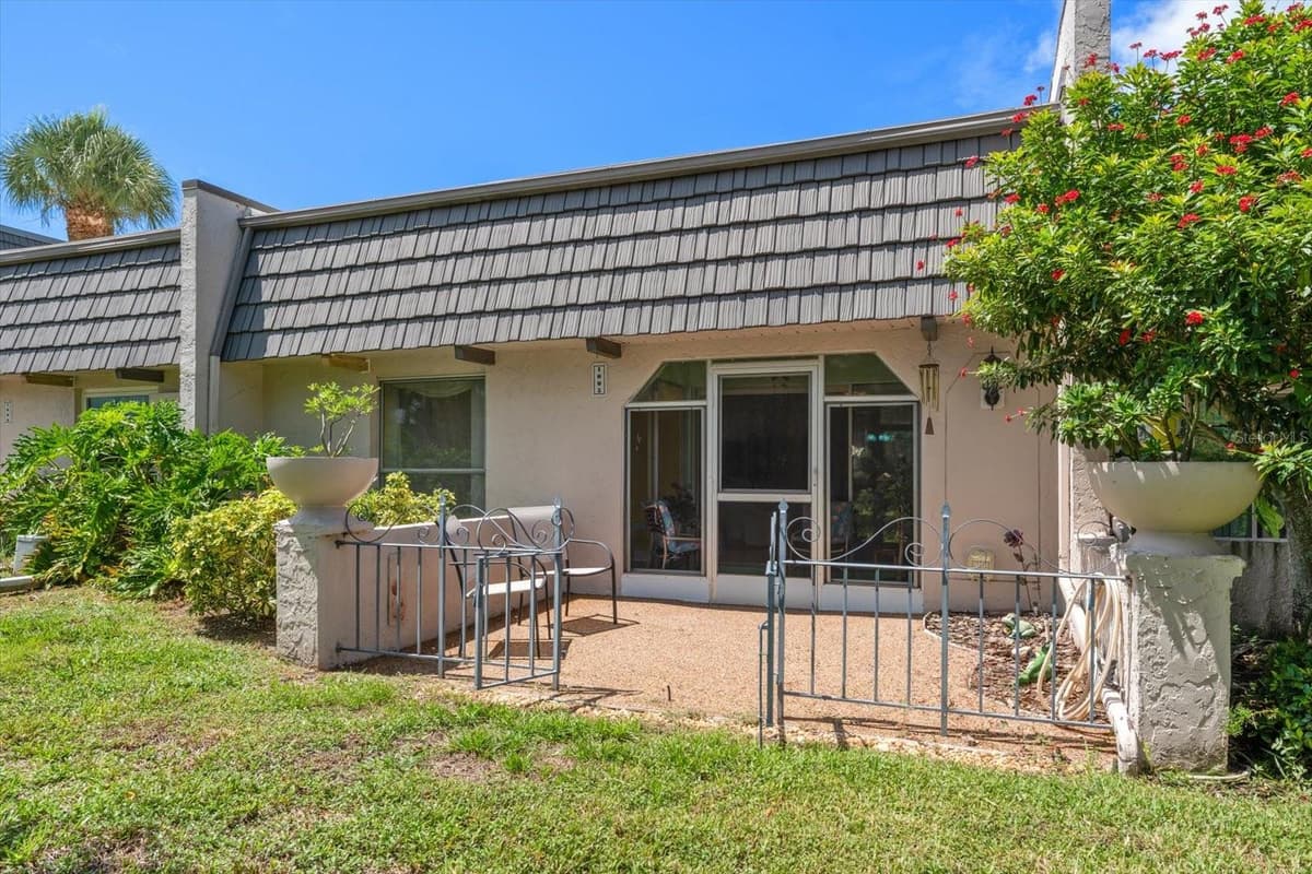 1005 CORDOVA GREEN — photo 36 of 43