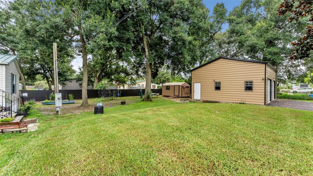 2690 SHINER DRIVE — photo 3 of 32