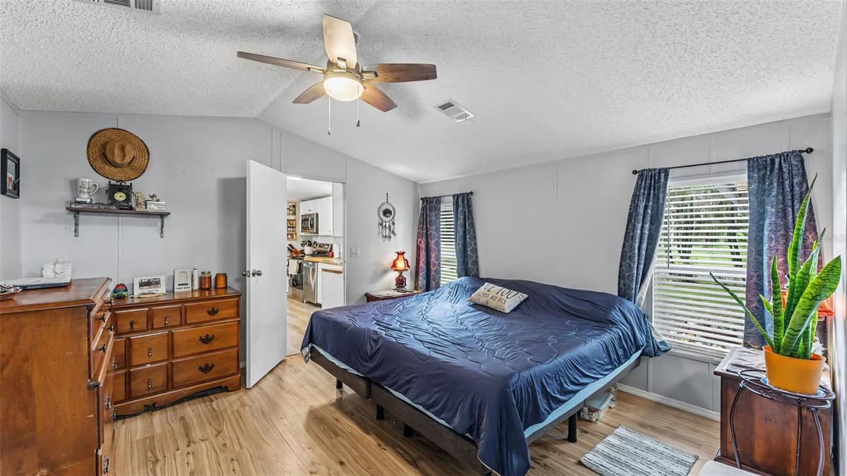 2690 SHINER DRIVE — photo 14 of 32