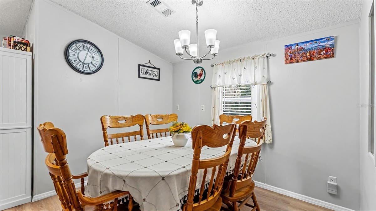 2690 SHINER DRIVE — photo 12 of 32