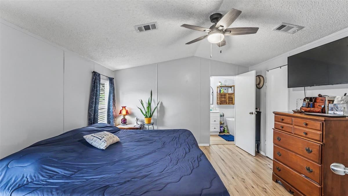 2690 SHINER DRIVE — photo 15 of 32