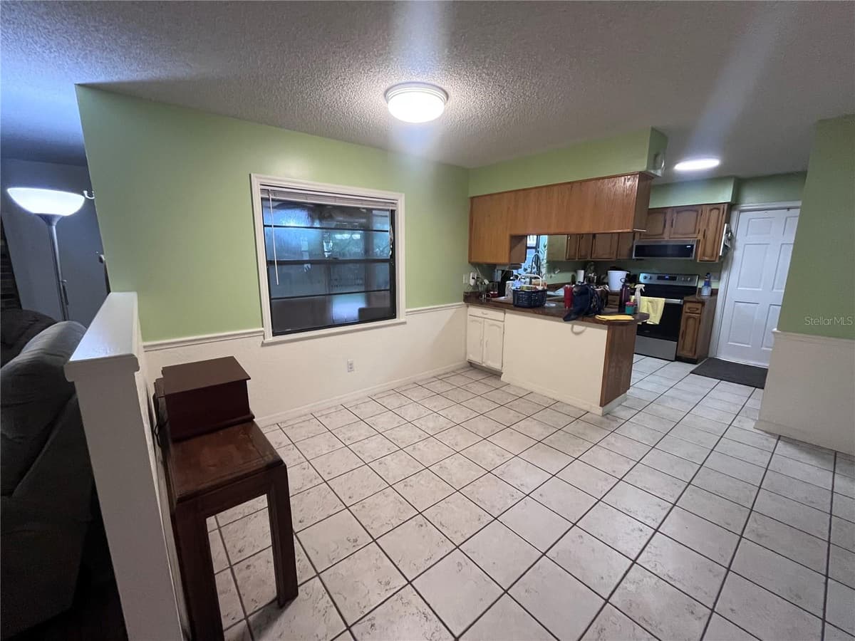 2117 YORKSHIRE DRIVE — photo 3 of 11