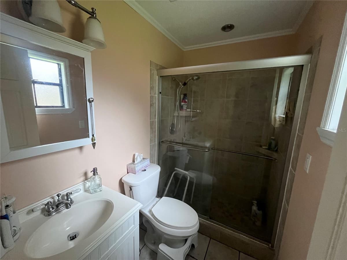 2117 YORKSHIRE DRIVE — photo 7 of 11