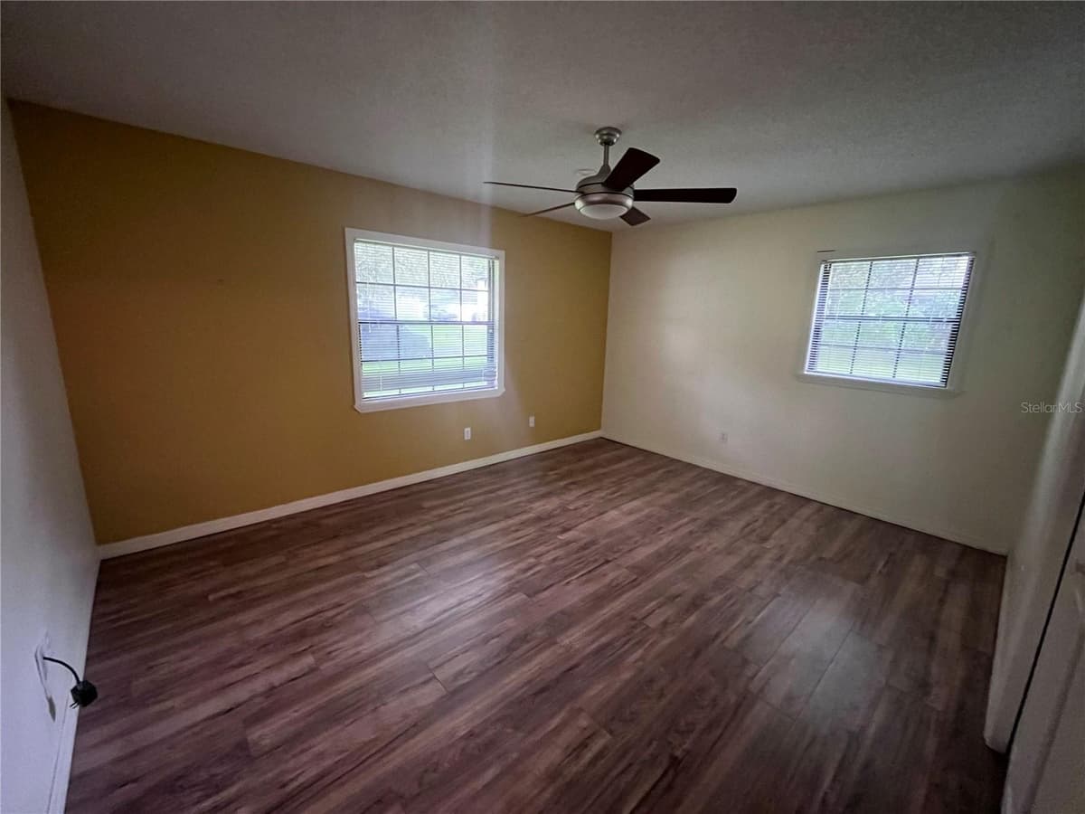 2117 YORKSHIRE DRIVE — photo 8 of 11