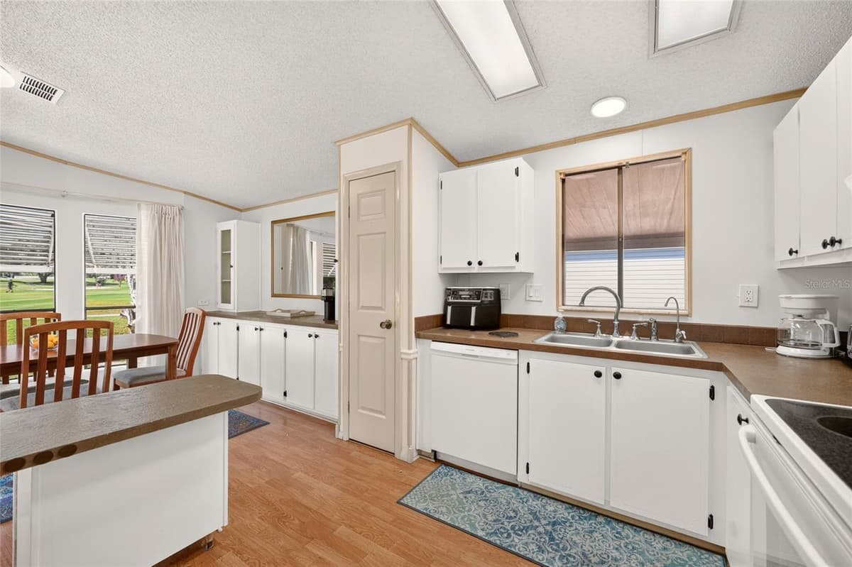 1712 SCHWARTZ BOULEVARD — photo 30 of 71