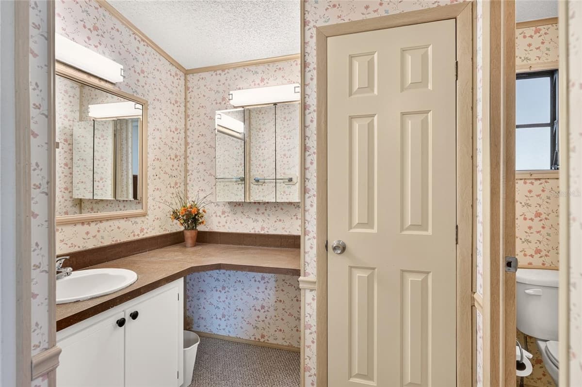 1712 SCHWARTZ BOULEVARD — photo 40 of 71