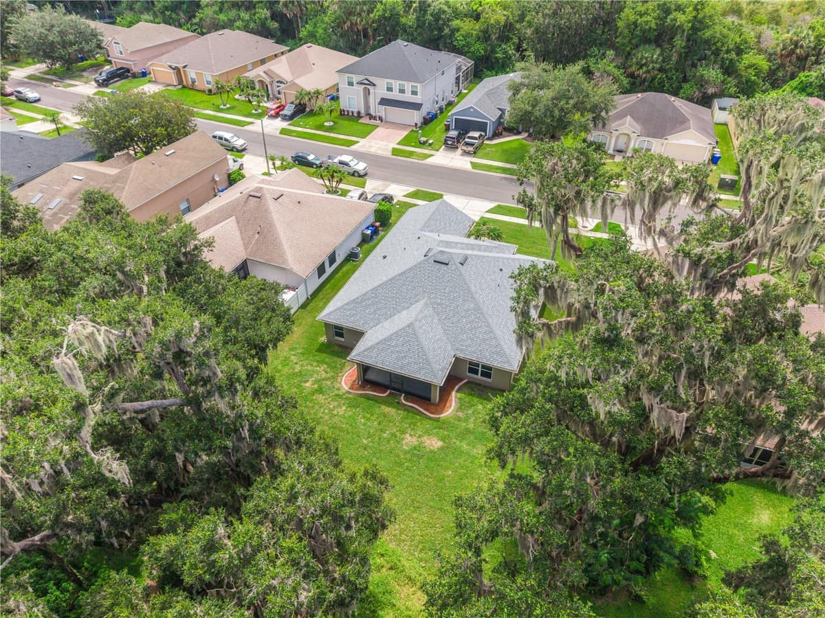 2106 THE OAKS BOULEVARD — photo 40 of 47