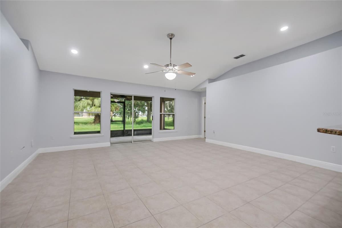 2106 THE OAKS BOULEVARD — photo 21 of 47