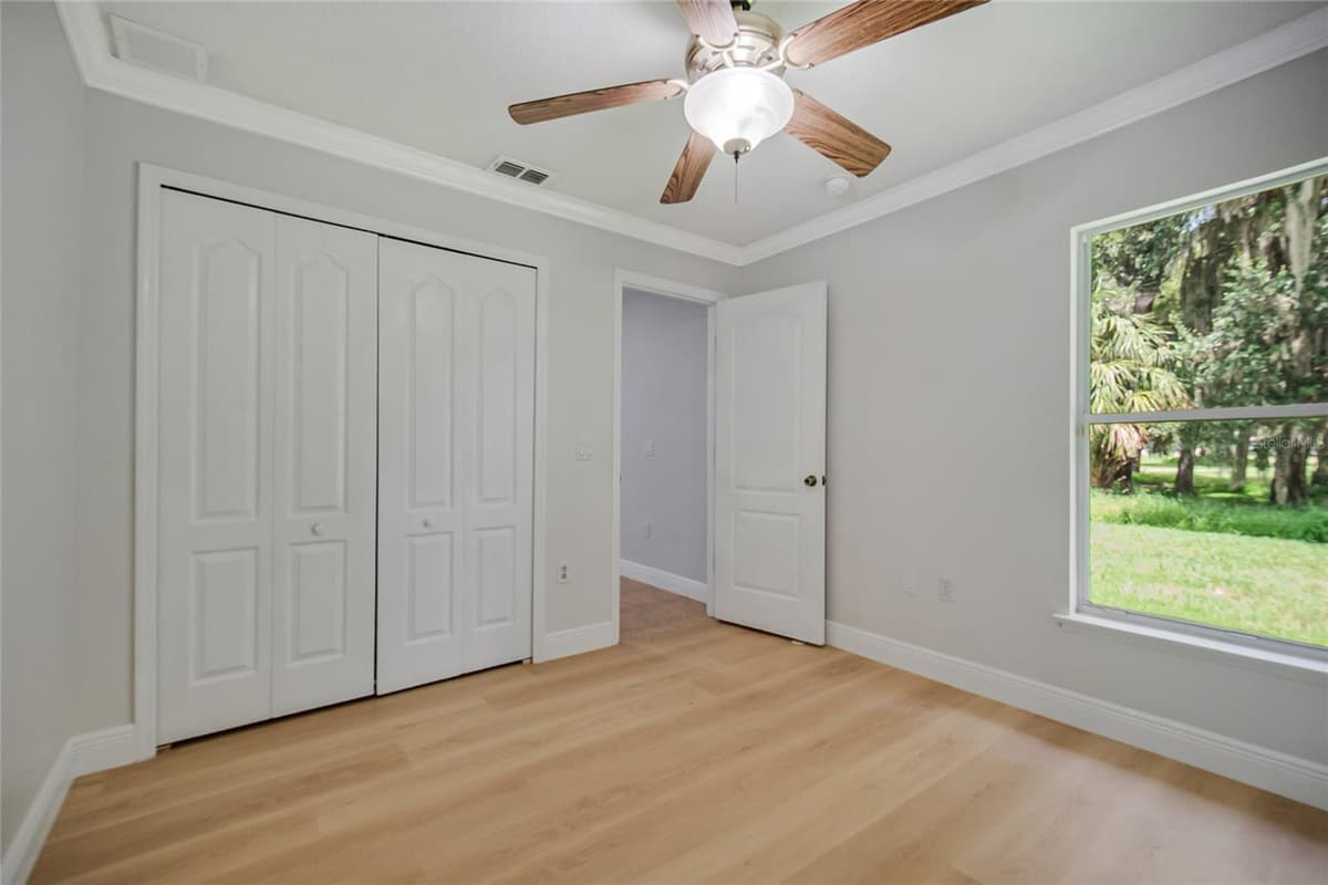 2106 THE OAKS BOULEVARD — photo 30 of 47
