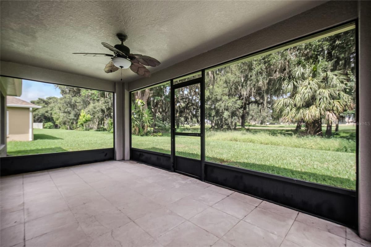 2106 THE OAKS BOULEVARD — photo 37 of 47