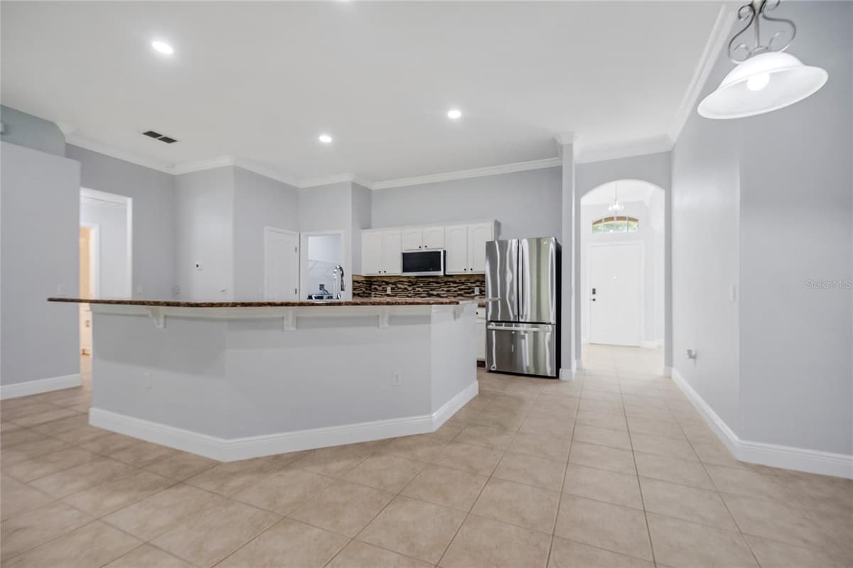 2106 THE OAKS BOULEVARD — photo 14 of 47