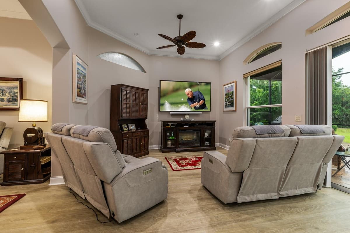 27028 OLD ENGLISH COURT — photo 12 of 57