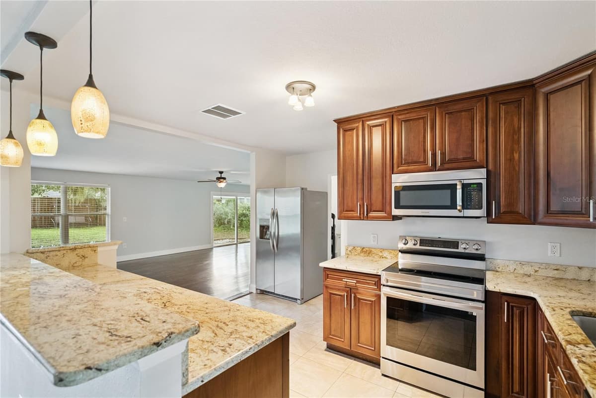 1231 LAKE SYBELIA DRIVE — photo 10 of 39