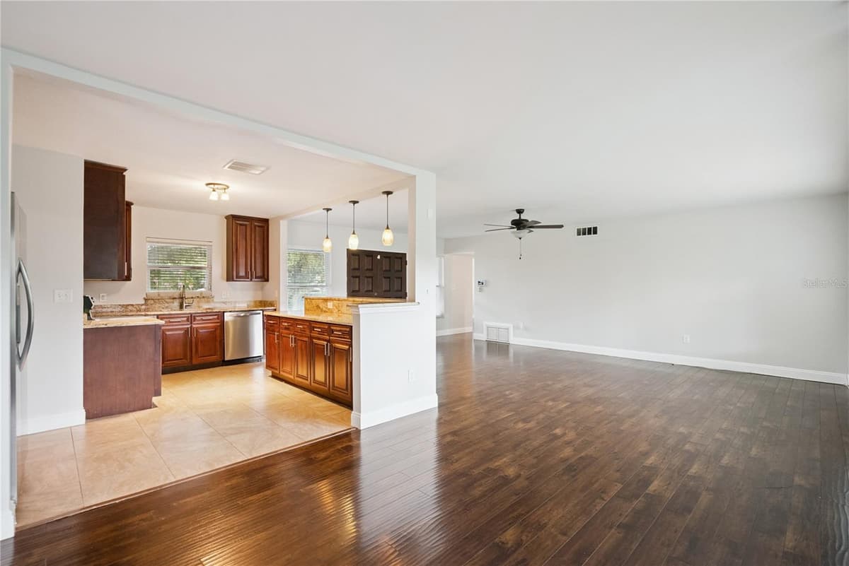 1231 LAKE SYBELIA DRIVE — photo 12 of 39