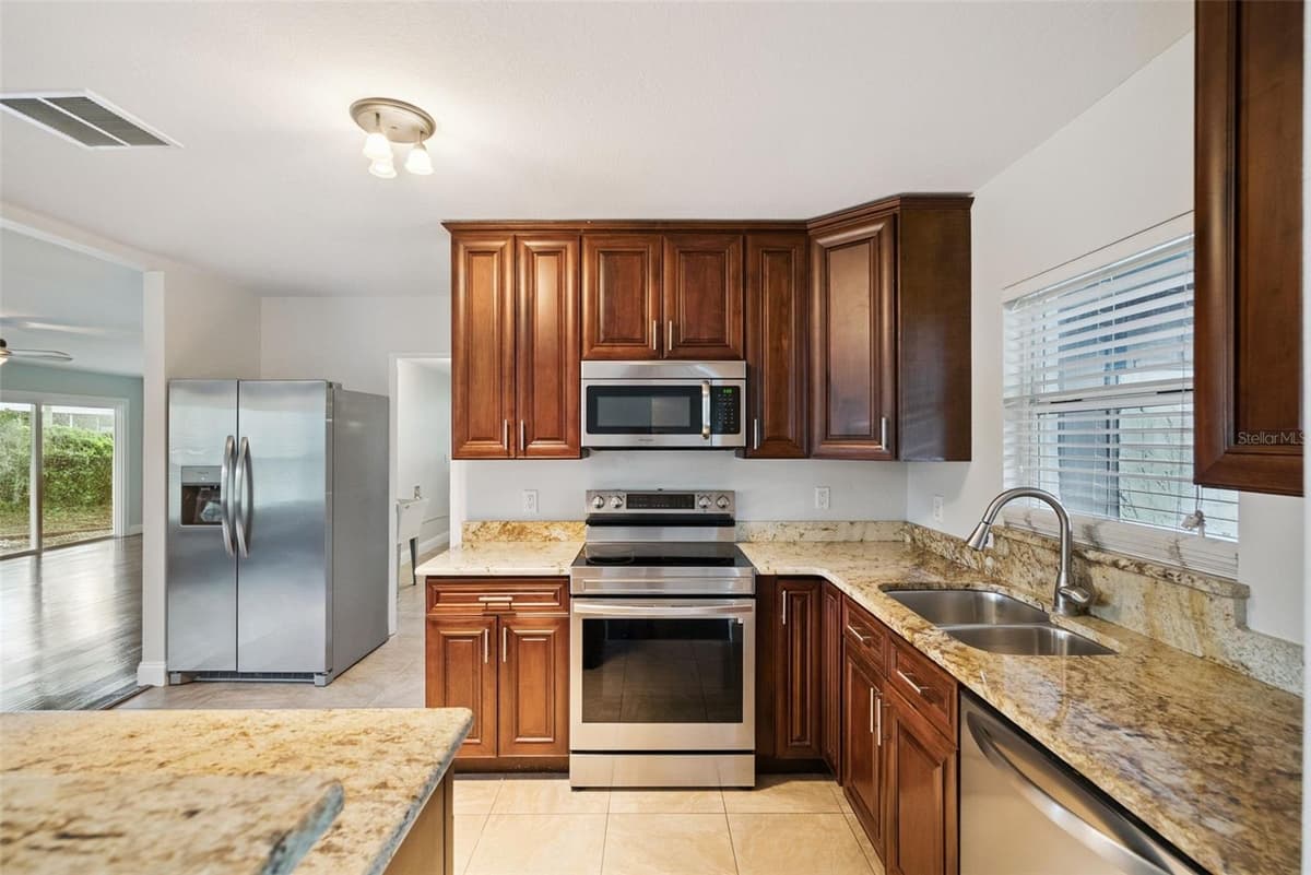 1231 LAKE SYBELIA DRIVE — photo 7 of 39