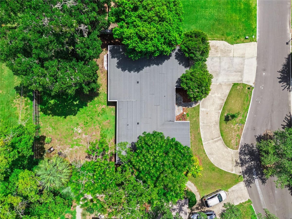 1231 LAKE SYBELIA DRIVE — photo 33 of 39