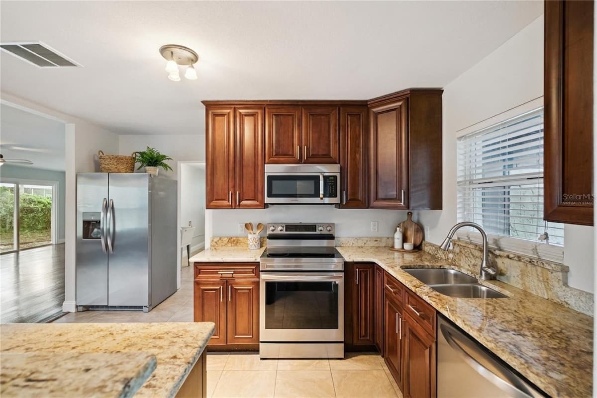 1231 LAKE SYBELIA DRIVE — photo 6 of 39