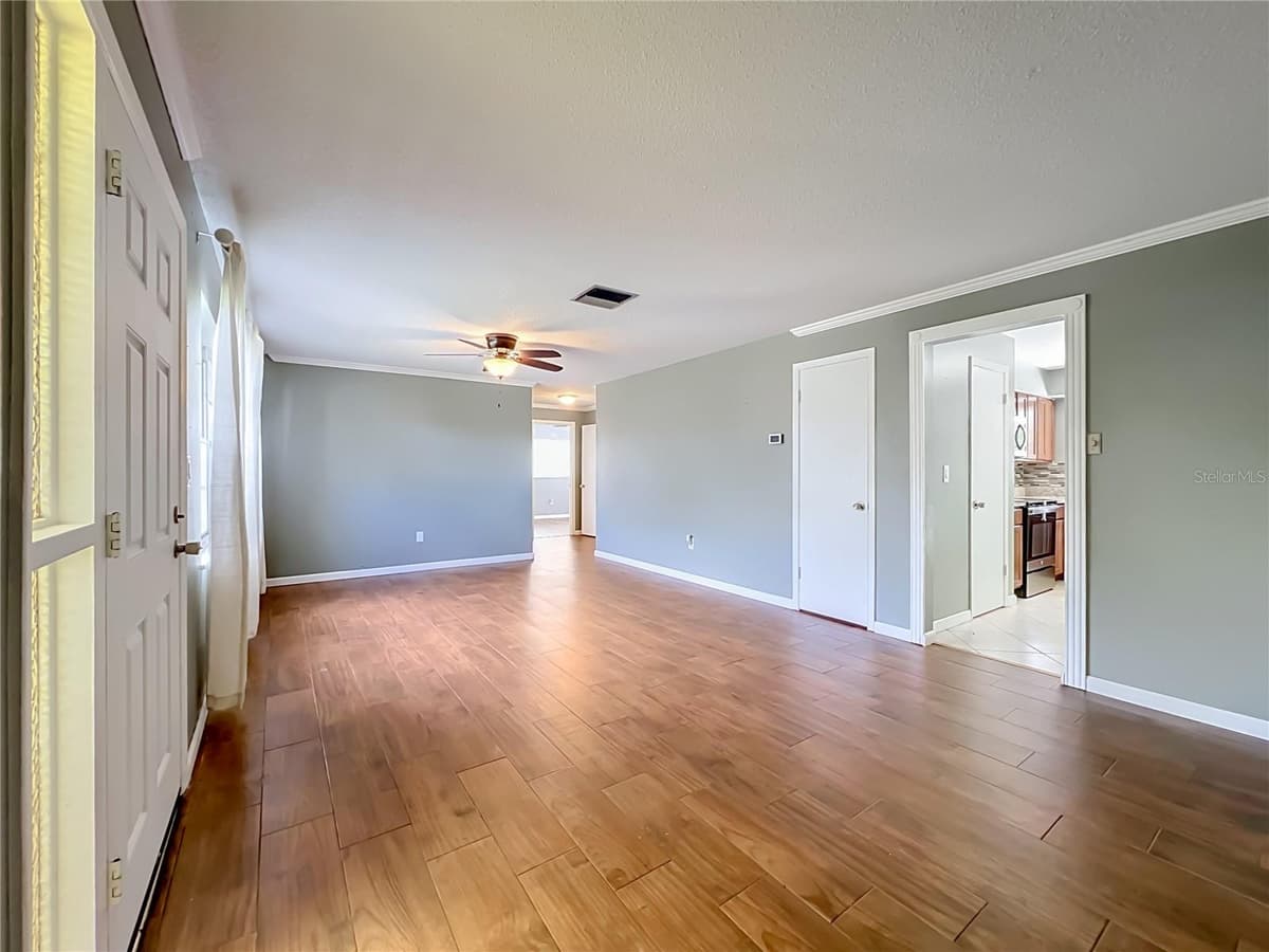 3045 AVON LANE — photo 5 of 42