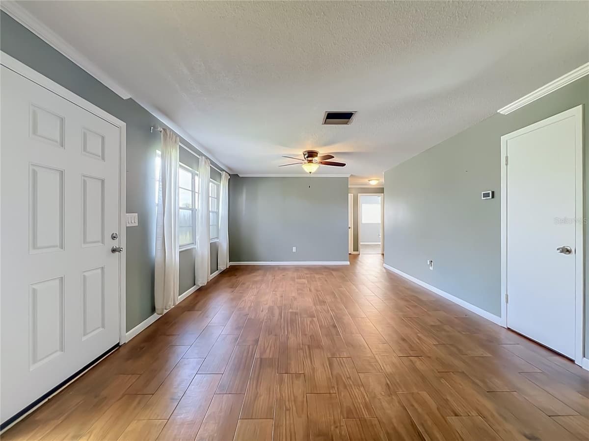 3045 AVON LANE — photo 6 of 42