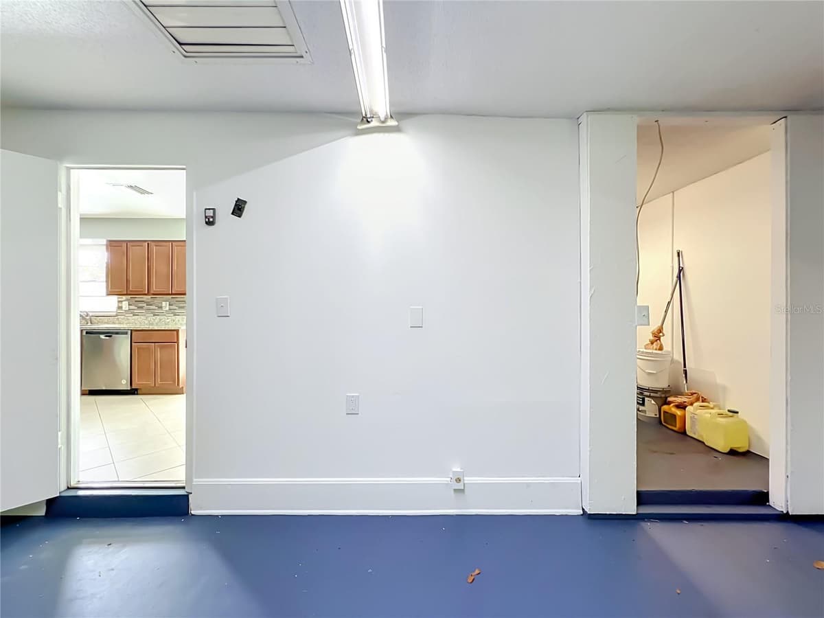 3045 AVON LANE — photo 30 of 42