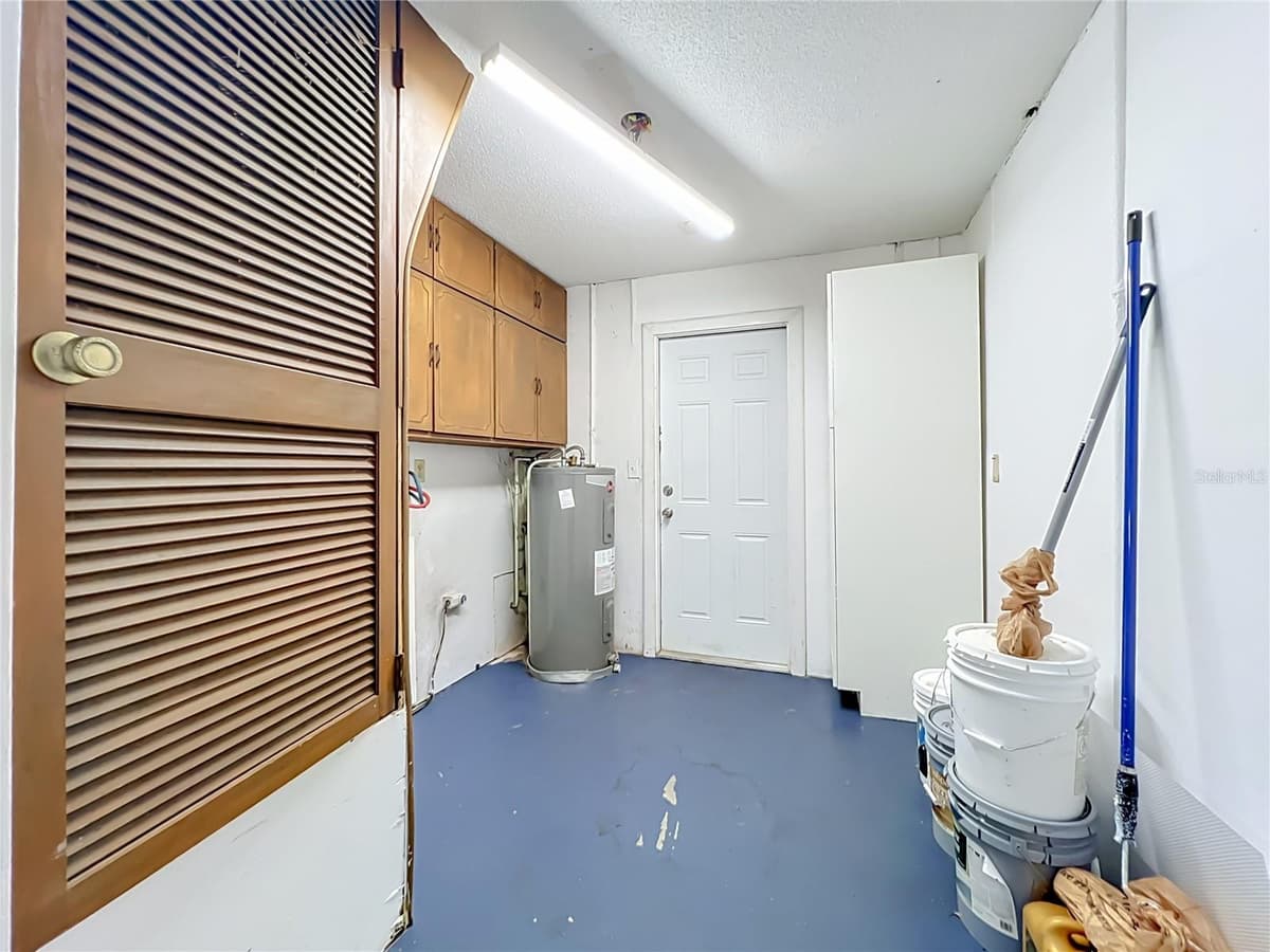 3045 AVON LANE — photo 33 of 42