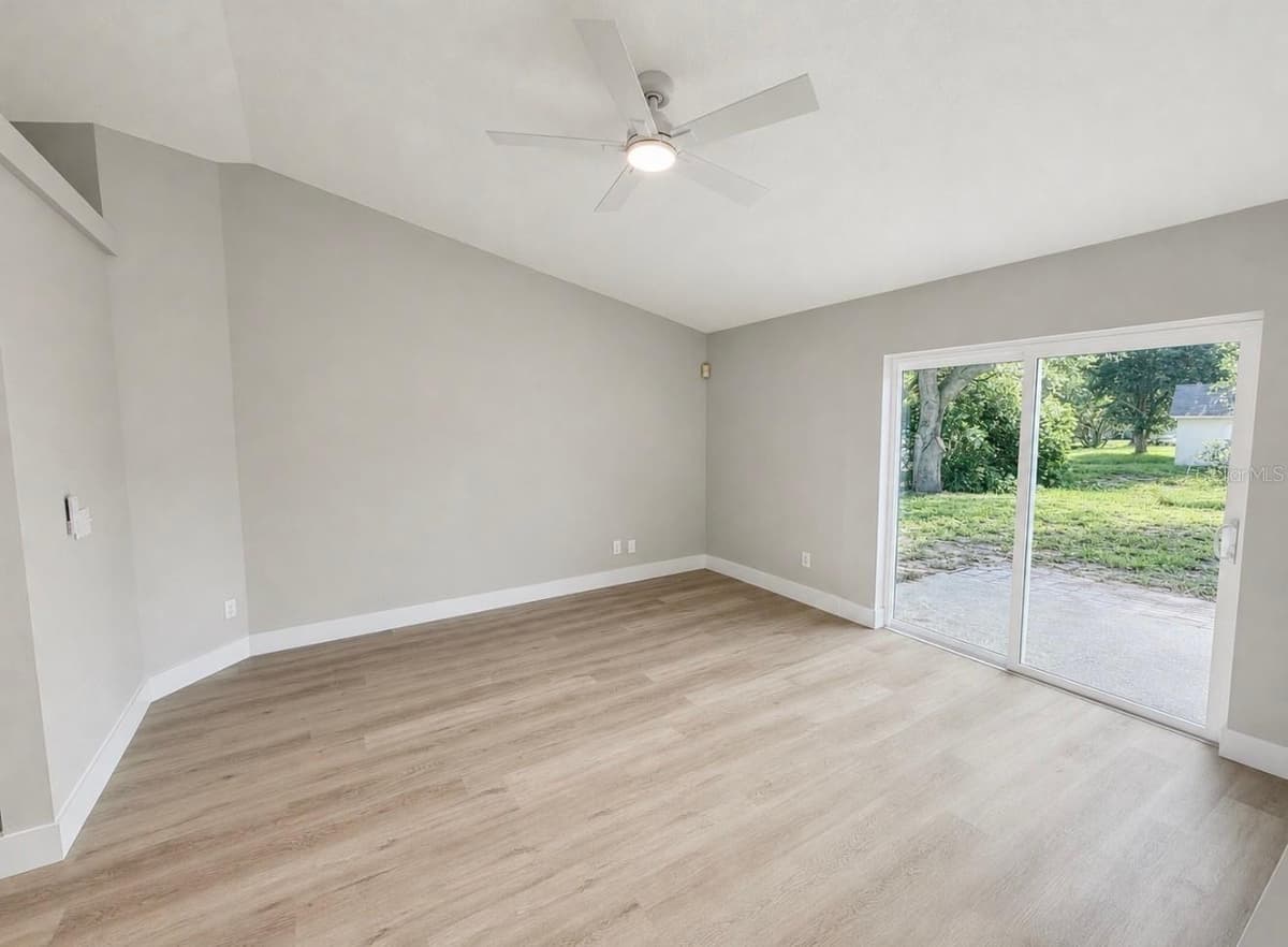 10814 CRESCENDO LOOP — photo 8 of 22