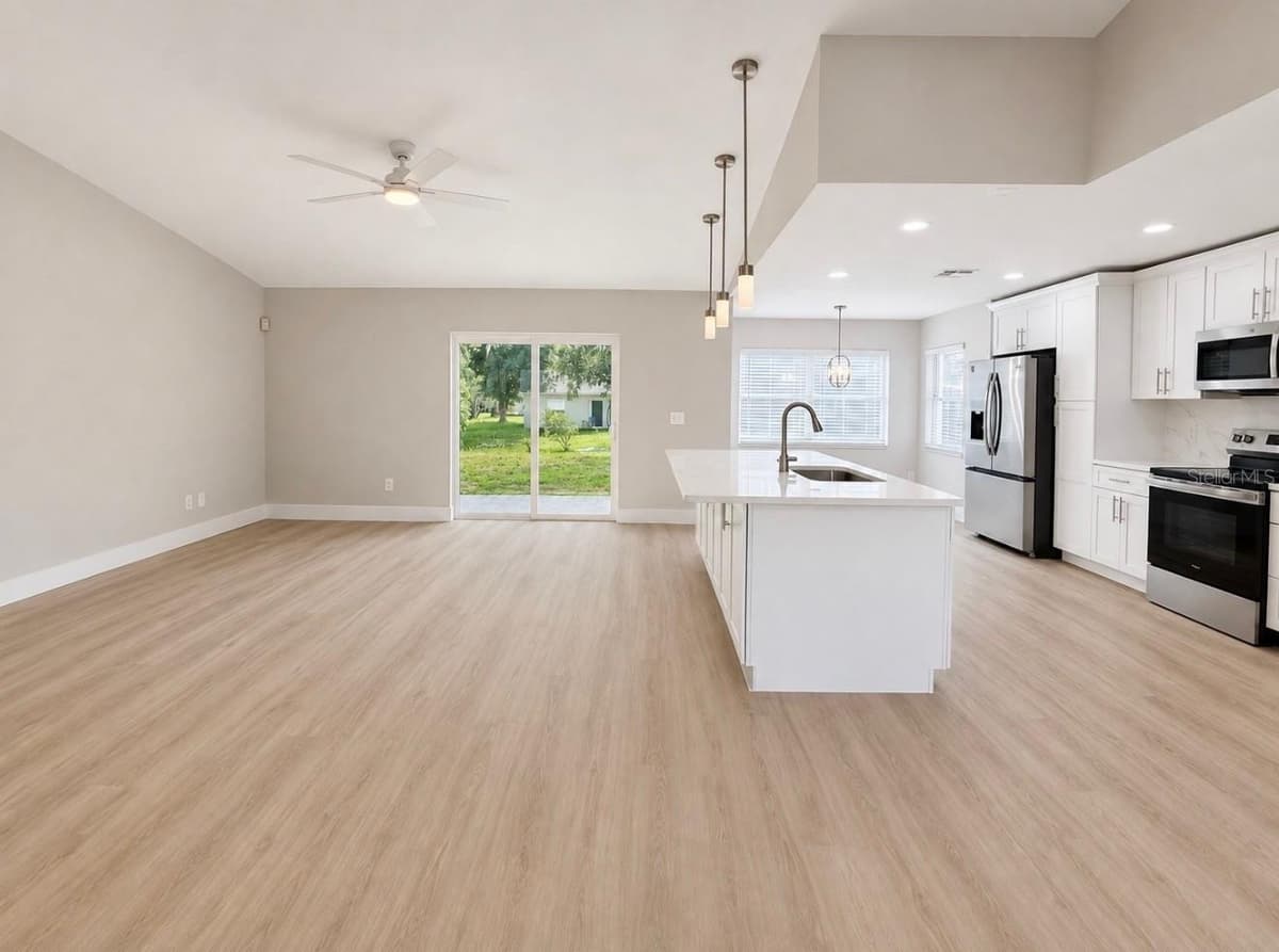 10814 CRESCENDO LOOP — photo 7 of 22