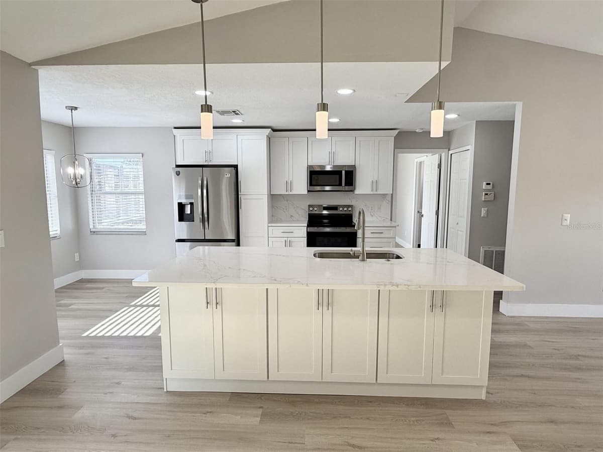 10814 CRESCENDO LOOP — photo 5 of 22