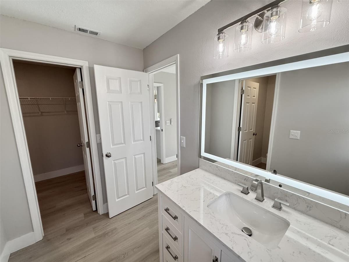 10814 CRESCENDO LOOP — photo 15 of 22