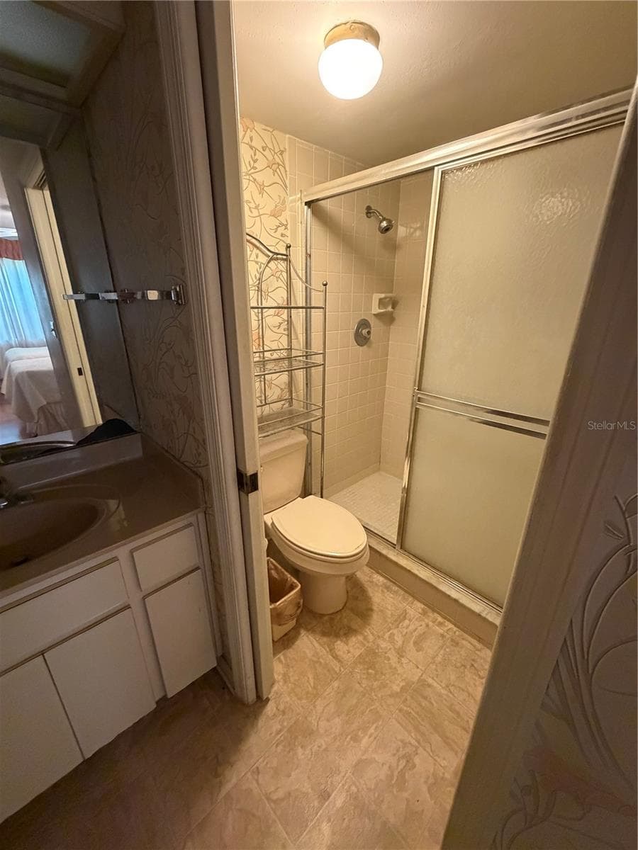 2400 WINDING CREEK BOULEVARD — photo 9 of 18