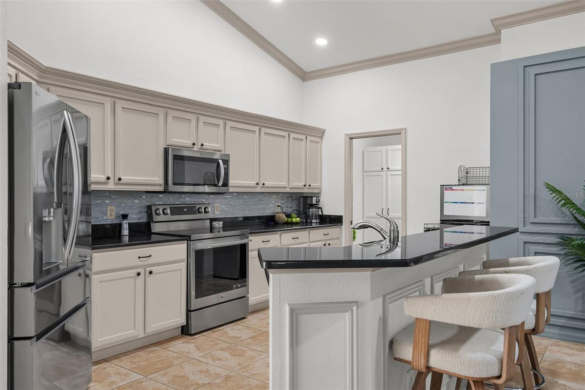 3333 YONGE AVENUE — photo 13 of 59