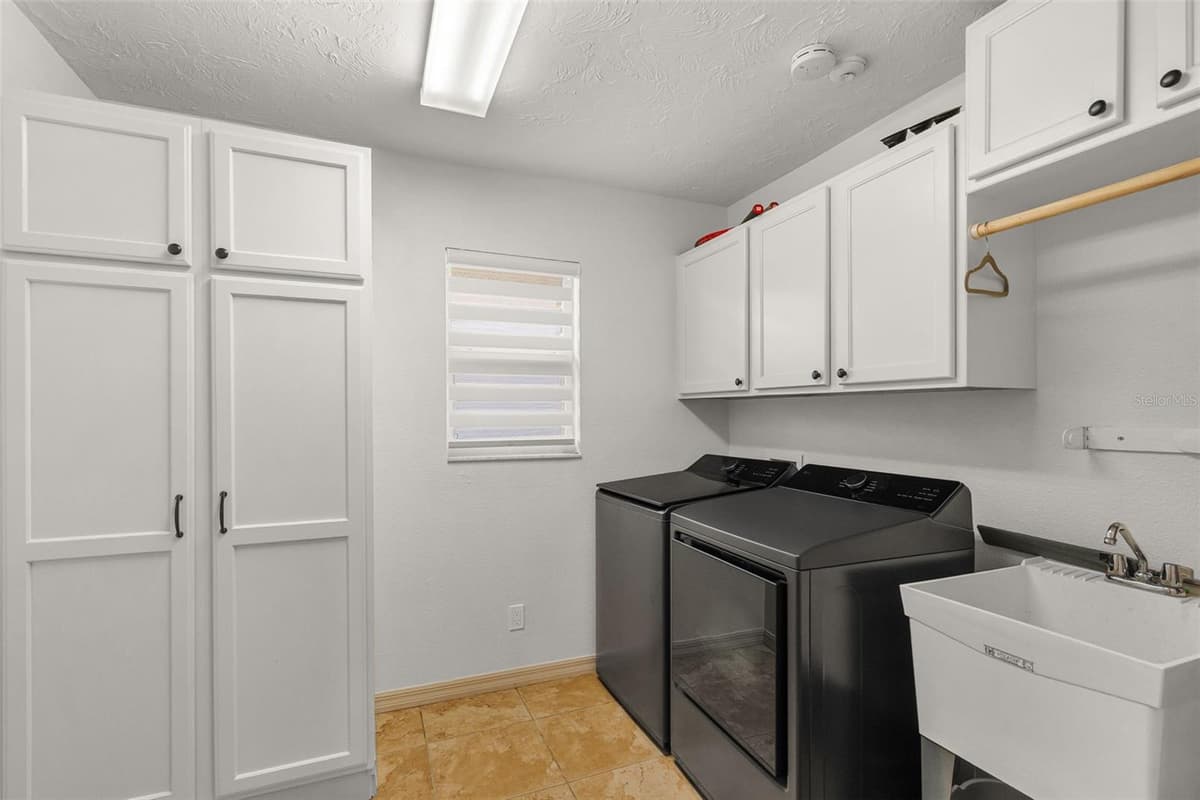 3333 YONGE AVENUE — photo 33 of 59
