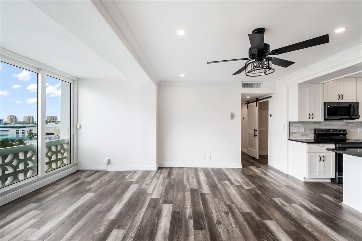 31 ISLAND WAY — photo 14 of 54
