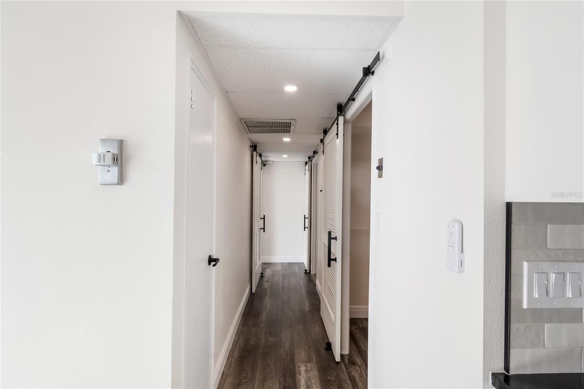 31 ISLAND WAY — photo 17 of 54