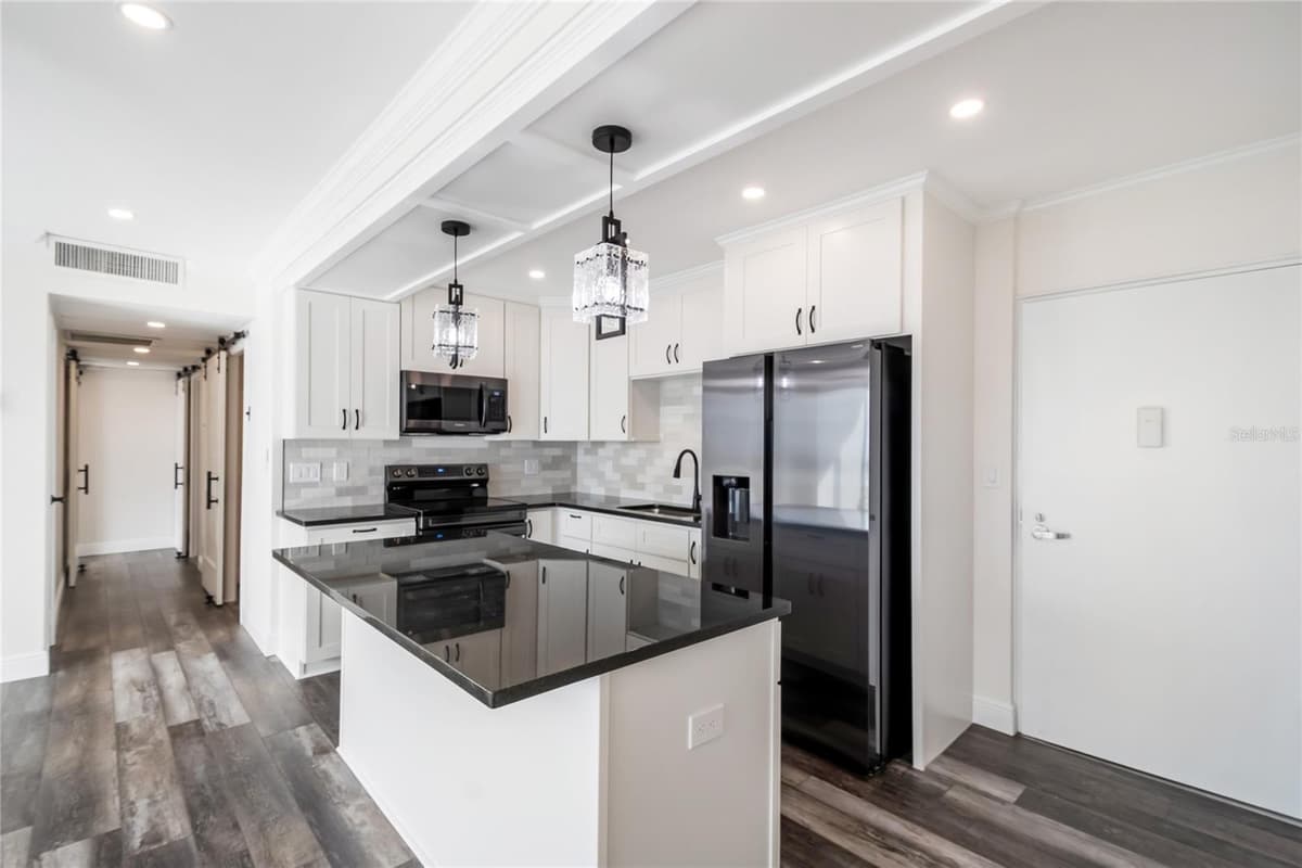 31 ISLAND WAY — photo 12 of 54