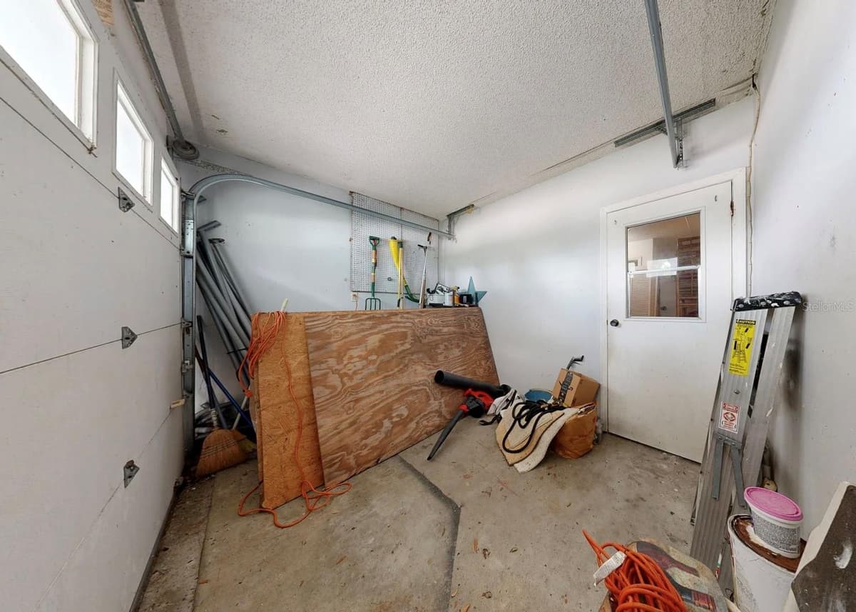 2336 JAVA PLUM AVENUE — photo 34 of 37