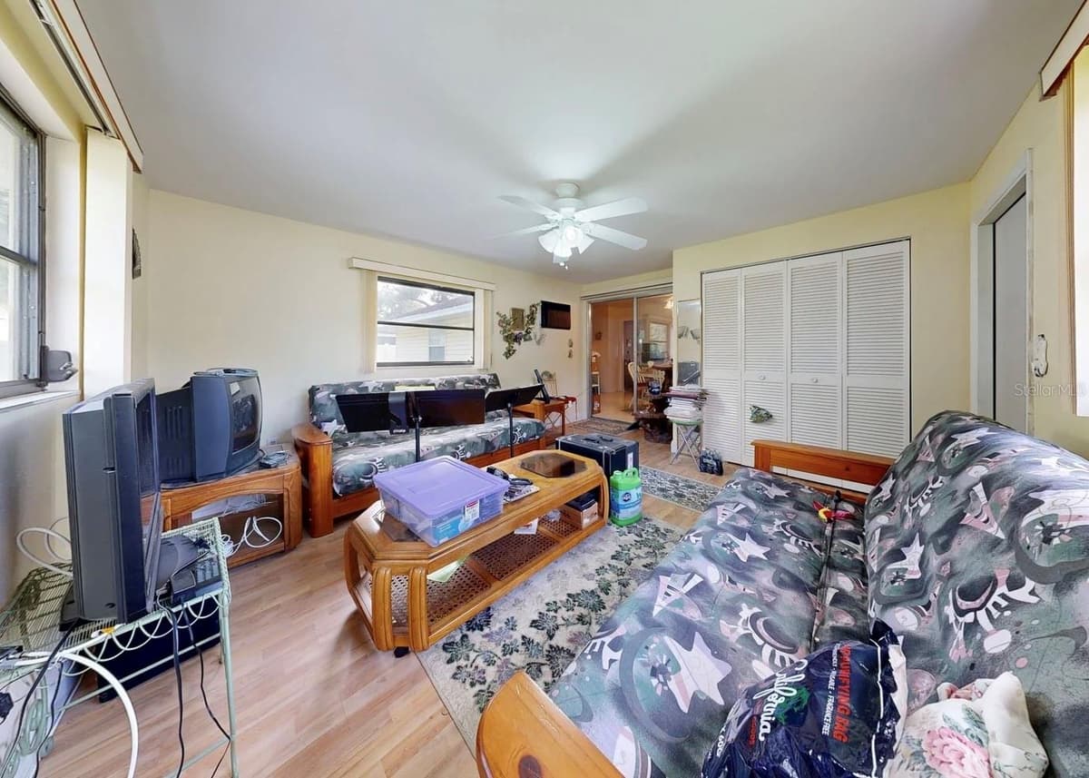 2336 JAVA PLUM AVENUE — photo 4 of 37