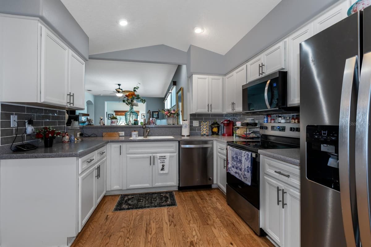 27336 PINE STRAW ROAD — photo 9 of 30