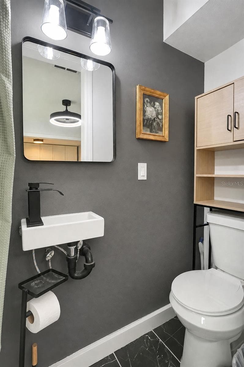510 HILLCREST DRIVE — photo 14 of 28